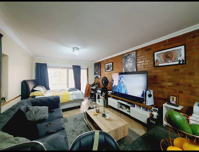 BEDROOM APARTMENT RENTED IN HALFWAY GARDENS